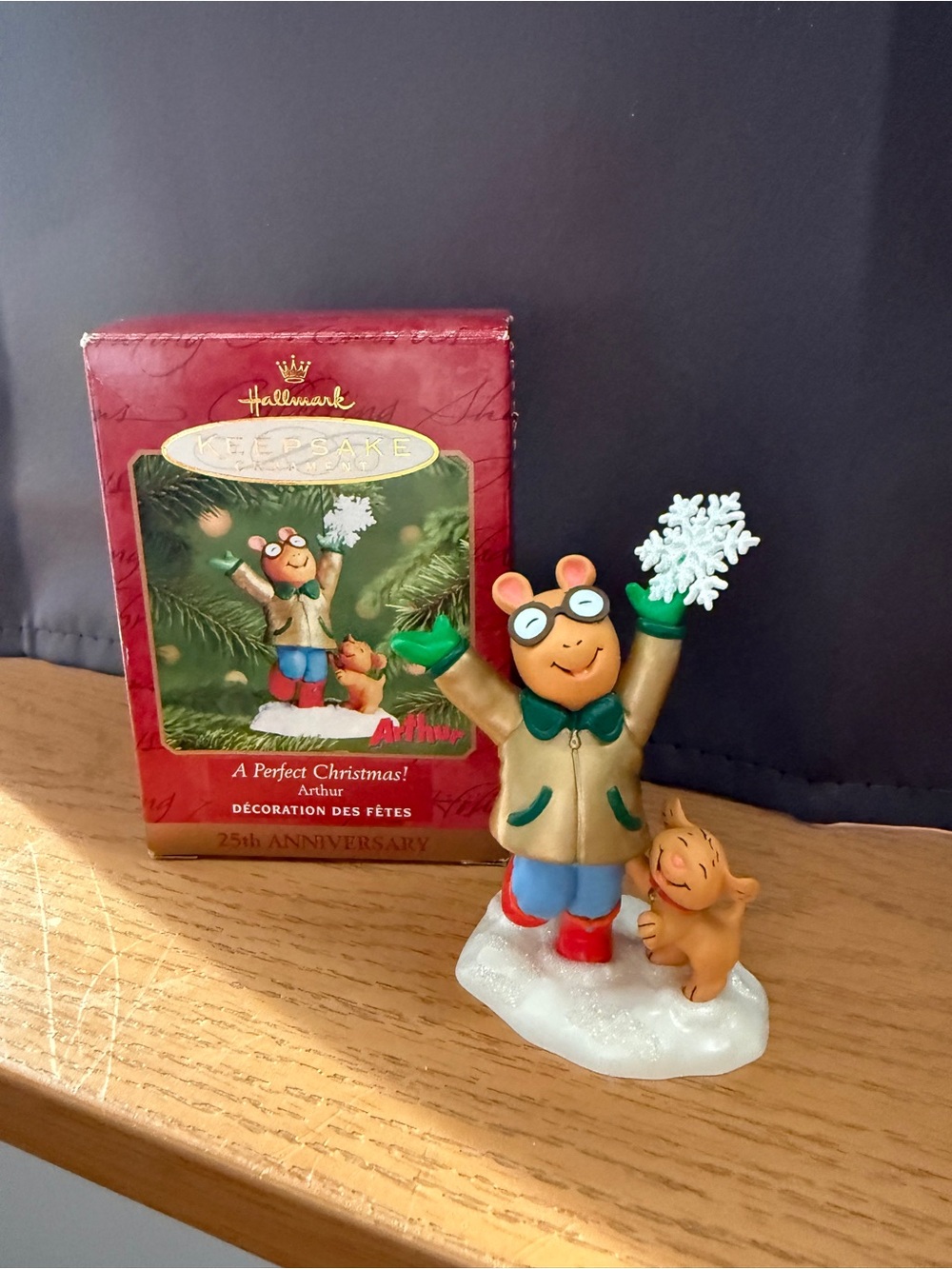 Arthur 25th Anniversary 2001 Hallmark Keepsake Ornament A Perfect Christmas!